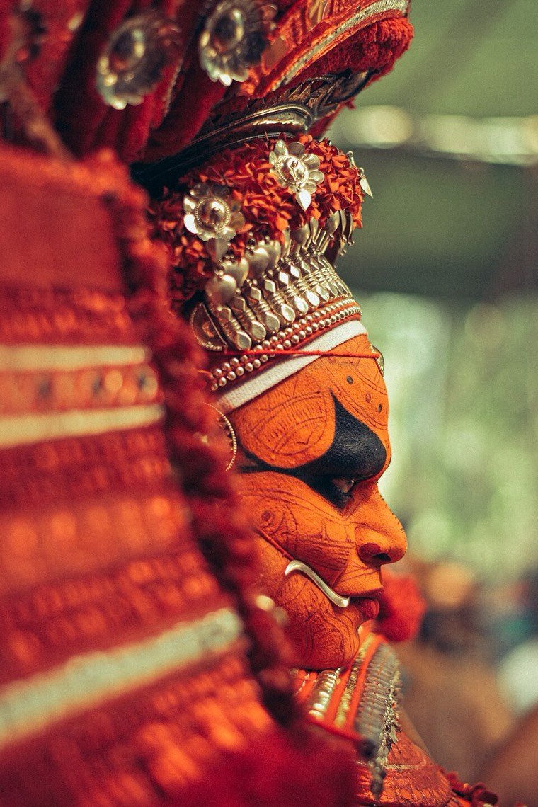 Kandanar Kelan Theyyam in ritual attire