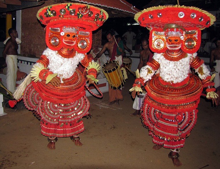 Close view of the Pulikandan Theyyam face and headdress