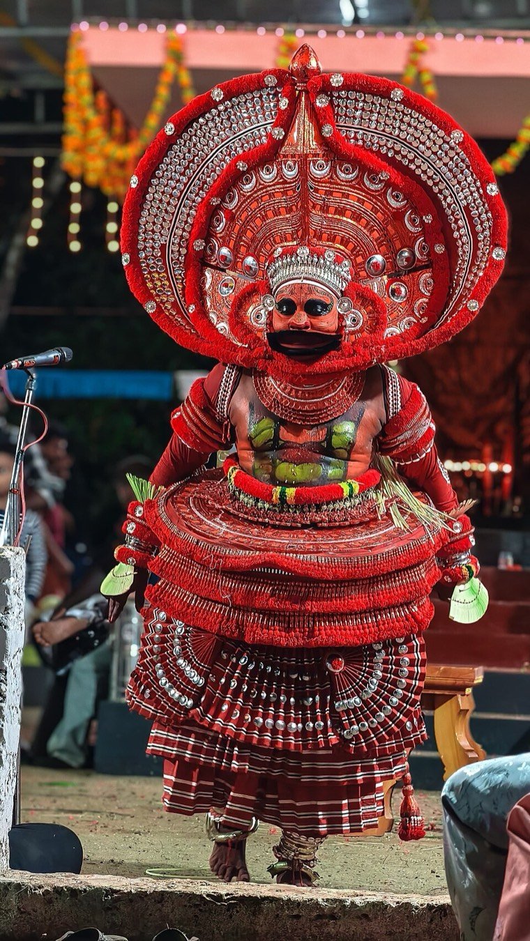 Pulimaranja Thondachan Theyyam in ritual attire