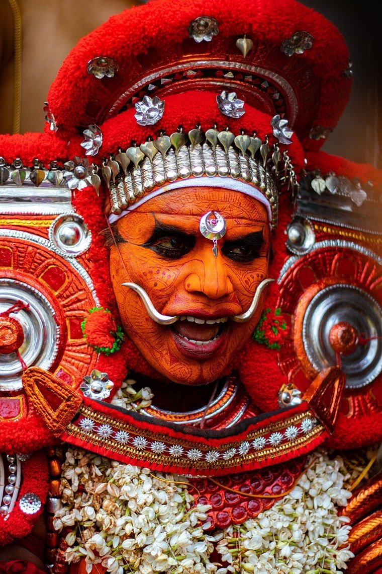 Vasoorimala Theyyam in ritual attire
