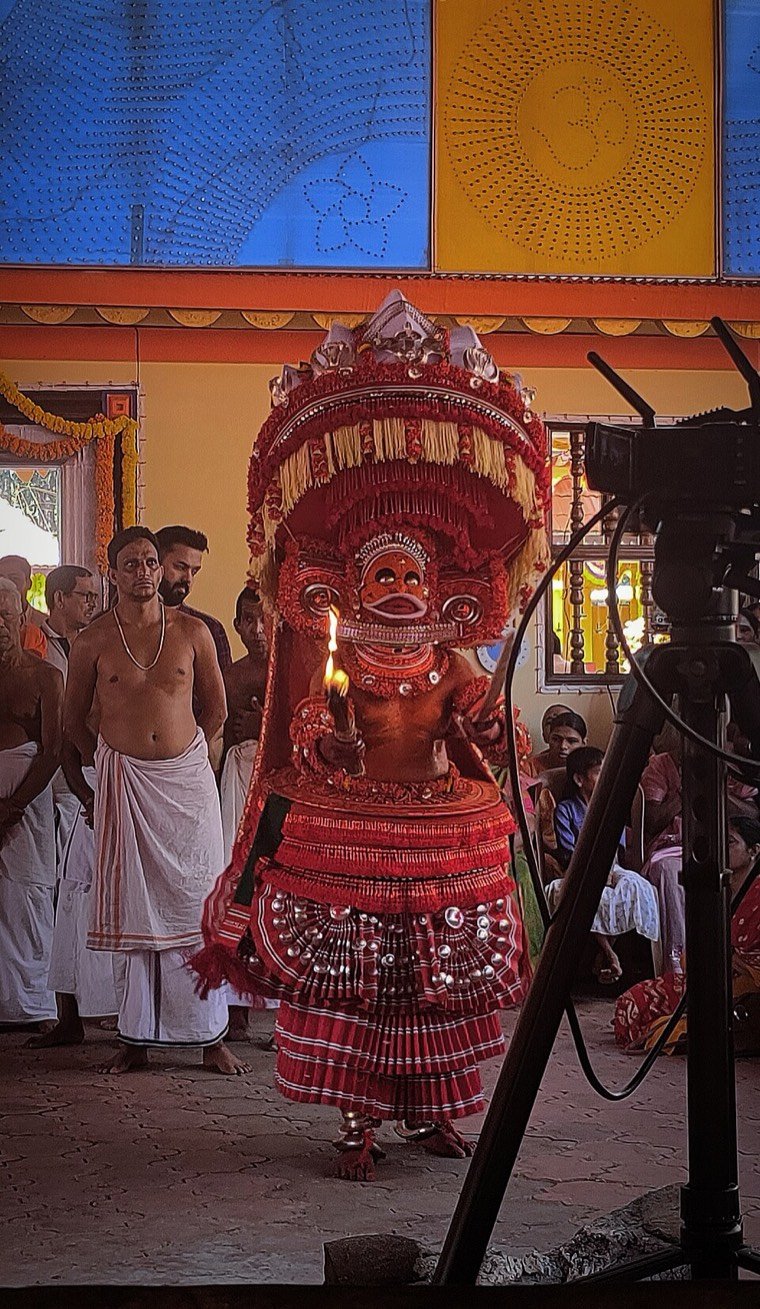 Vayanattu Kulavan Theyyam in ritual attire